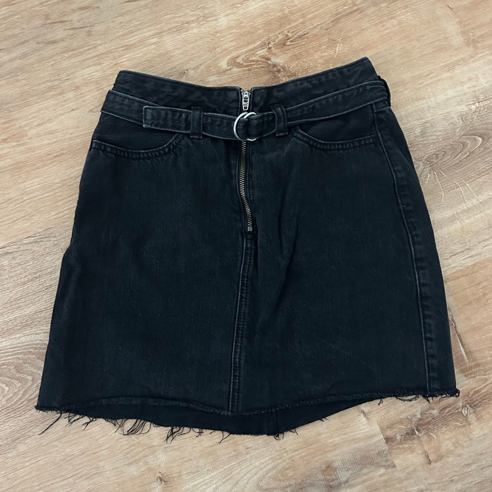 Hollister Women's Ultra High Rise Black Denim Jean Belted Skirt Size 0 Raw Hem